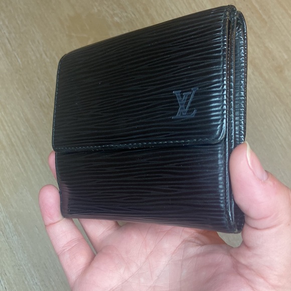 Louis Vuitton Epi Porte Feiulle Elise Trifold Wallet - Picture 2 of 12